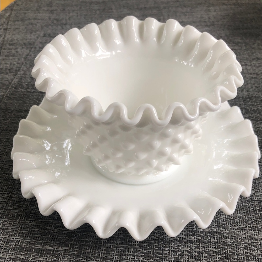 Elegant White Ruffled Fenton milk glass Bowl Set